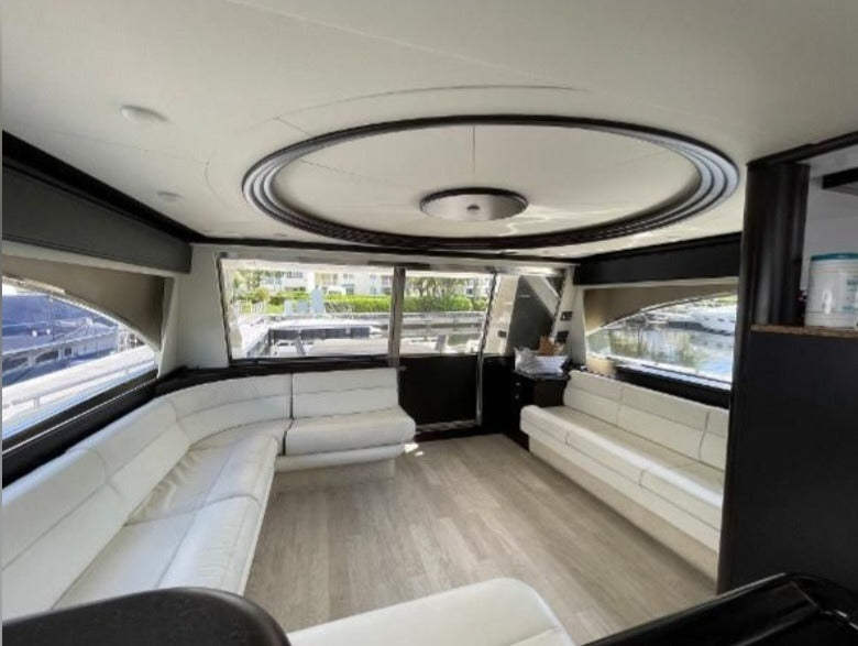 70' Ferretti (12 passengers max)