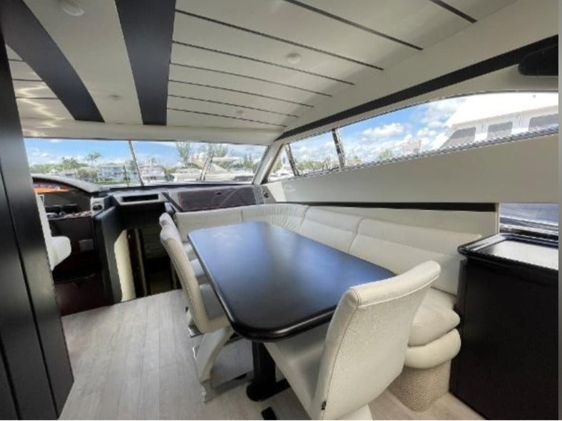 70' Ferretti (12 passengers max)