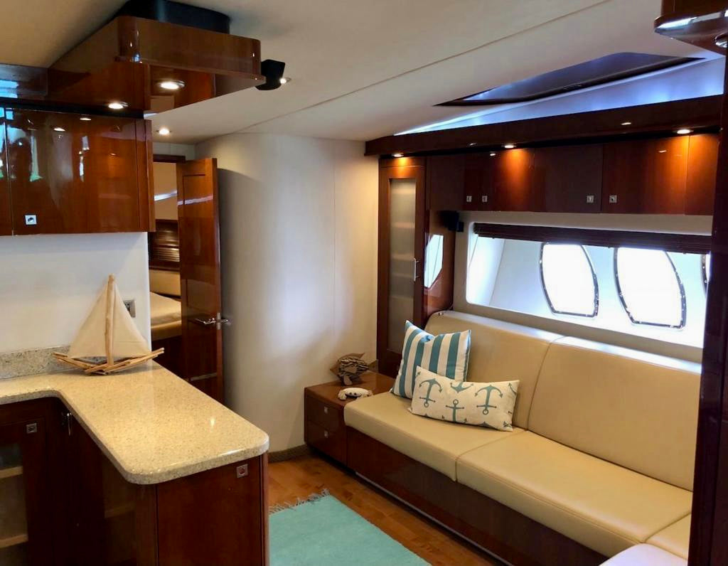55' SeaRay (12 passengers max)