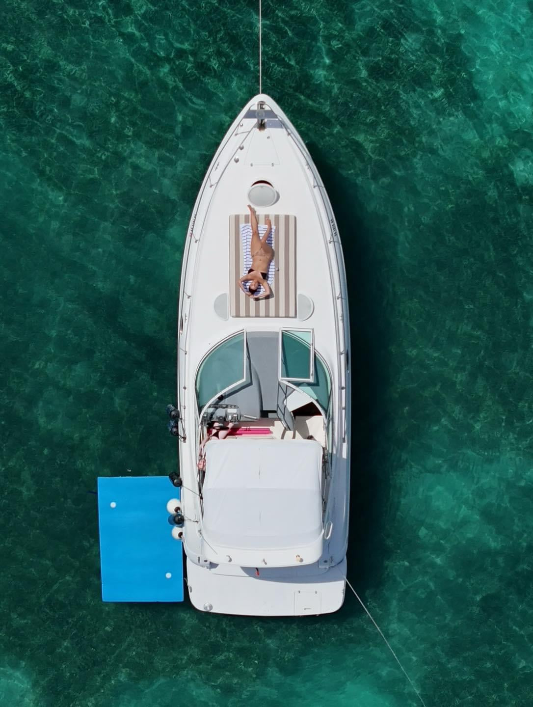 36' Cruiser (8 passengers max)