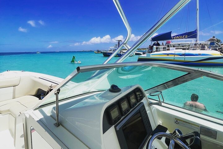 30' Manta Power Cat (6 passengers max)