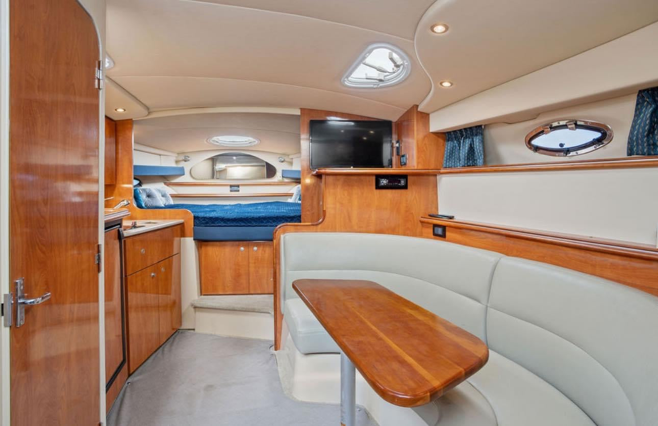36' Cruiser (8 passengers max)