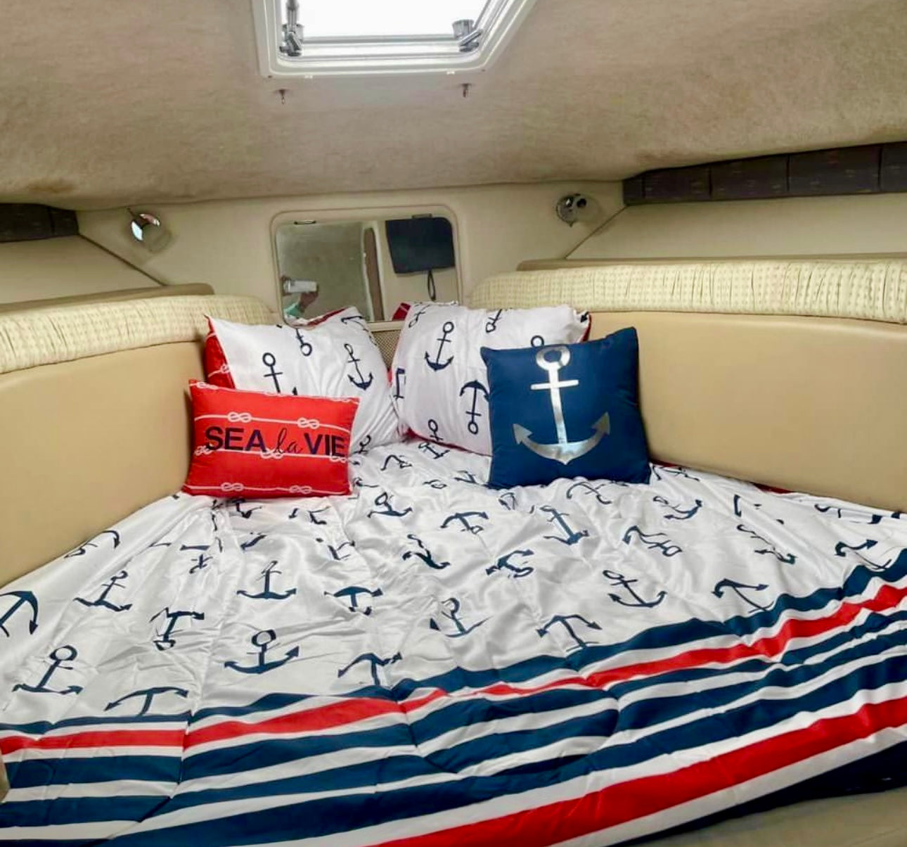 30' Wellcraft 4-6 hours (6-8 passengers max)