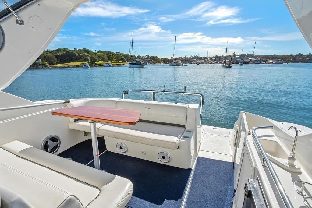 36' Cruiser (8 passengers max)