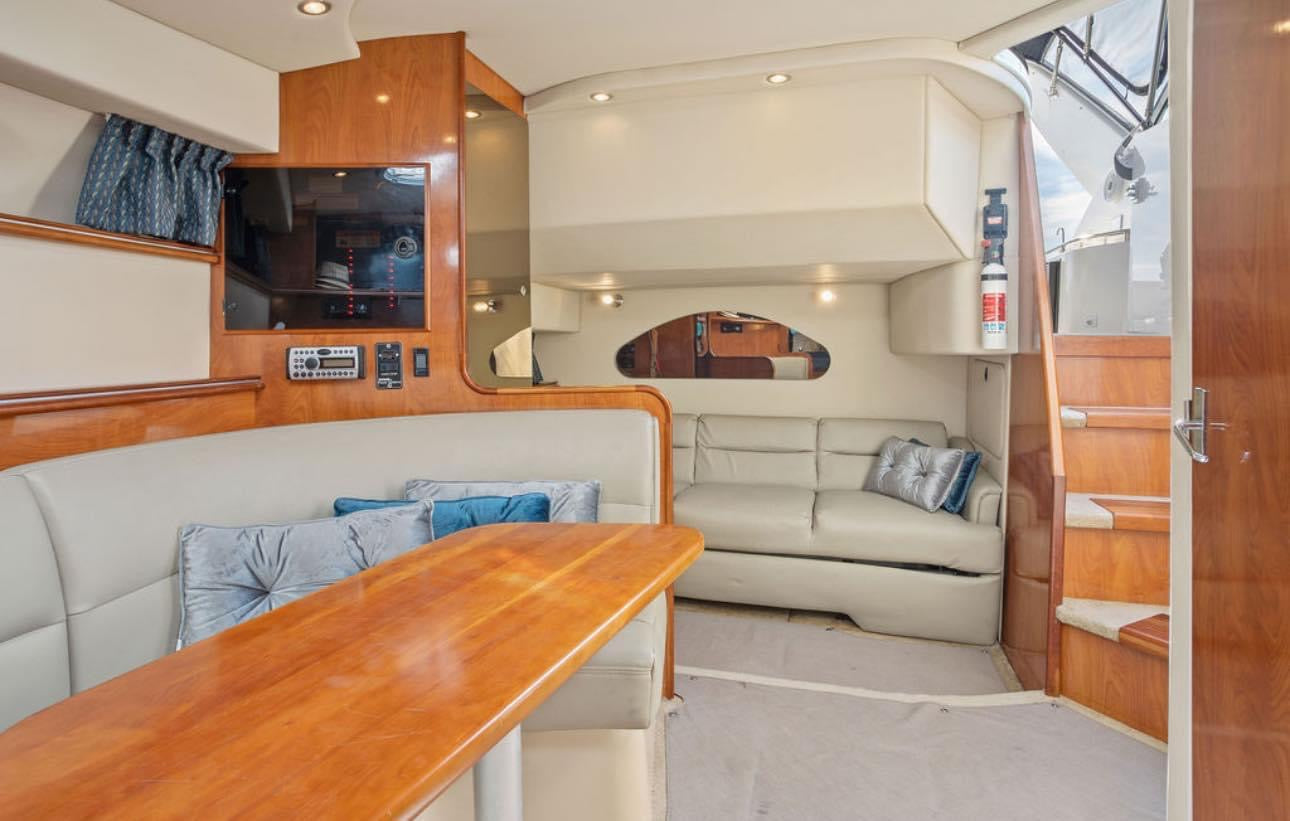 36' Cruiser (8 passengers max)