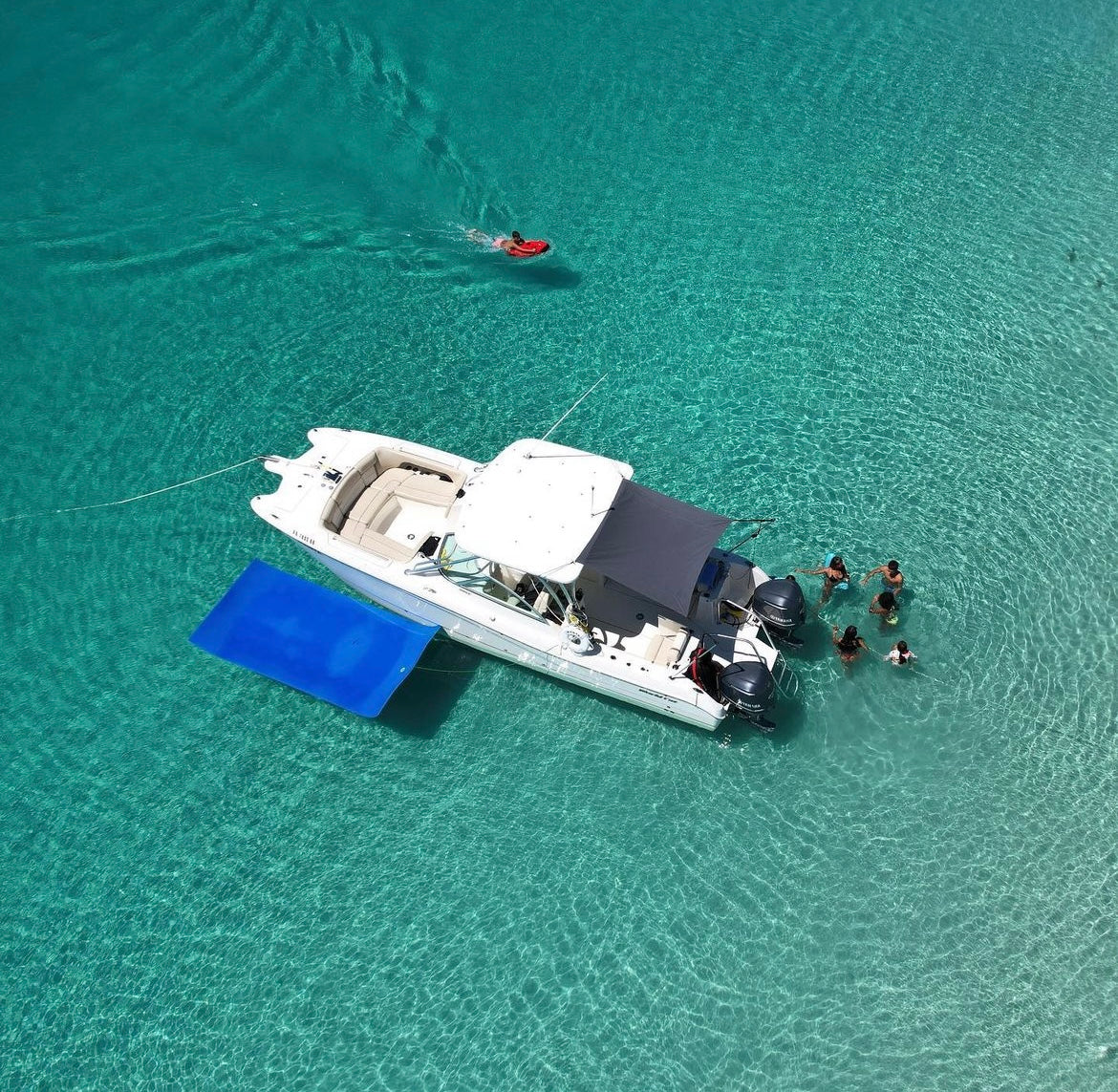 30' Manta Power Cat (6 passengers max)