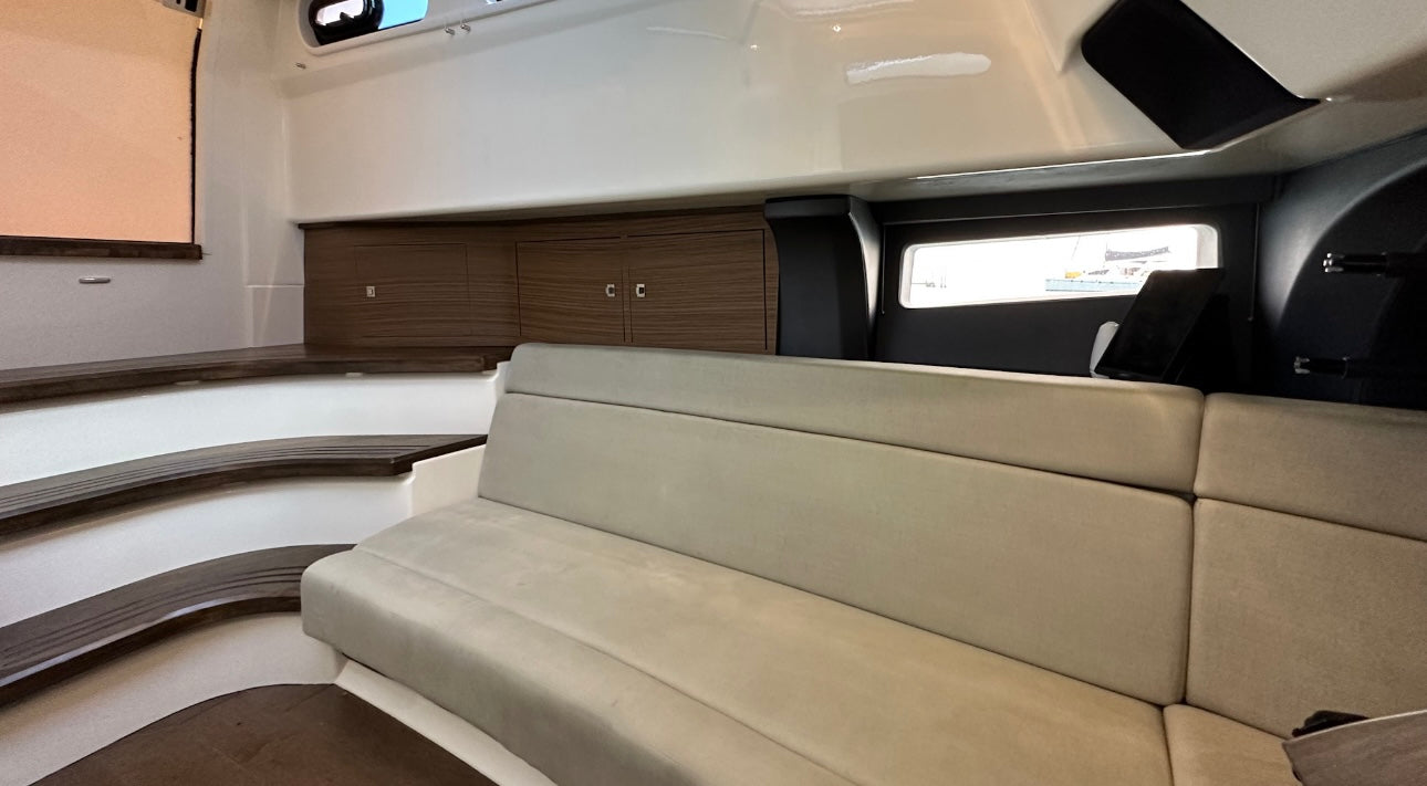 42' Boston Whaler (6 passengers max)