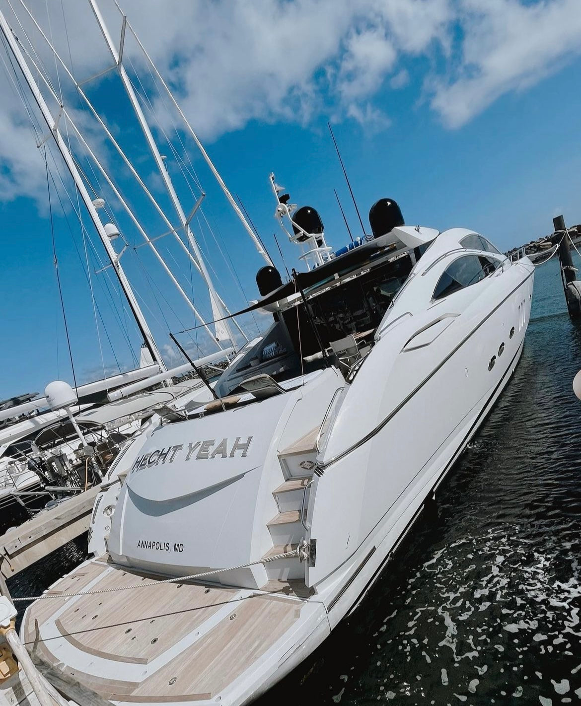 80' Sunseeker (12 passenegers max)