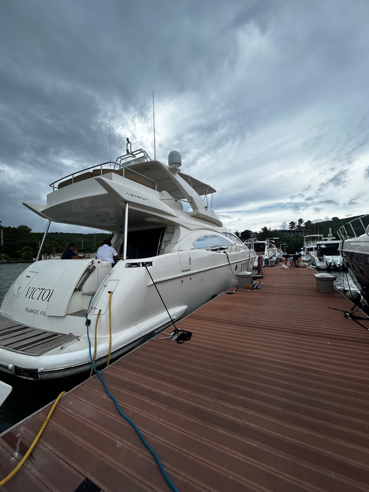 68' Azimut (12 passengers max)