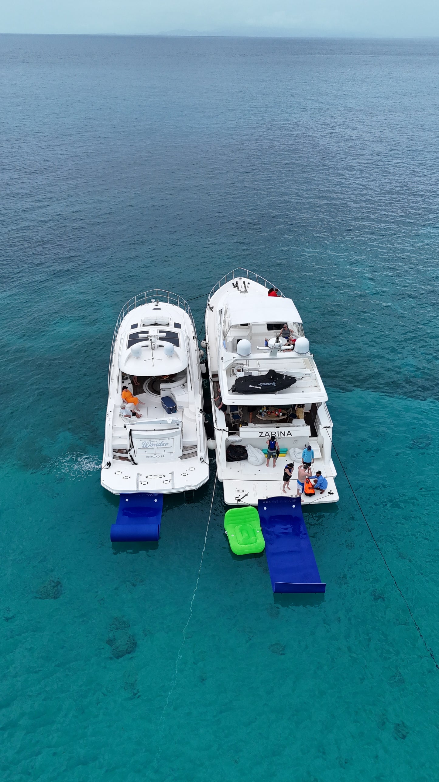70' Ferretti (12 passengers max)