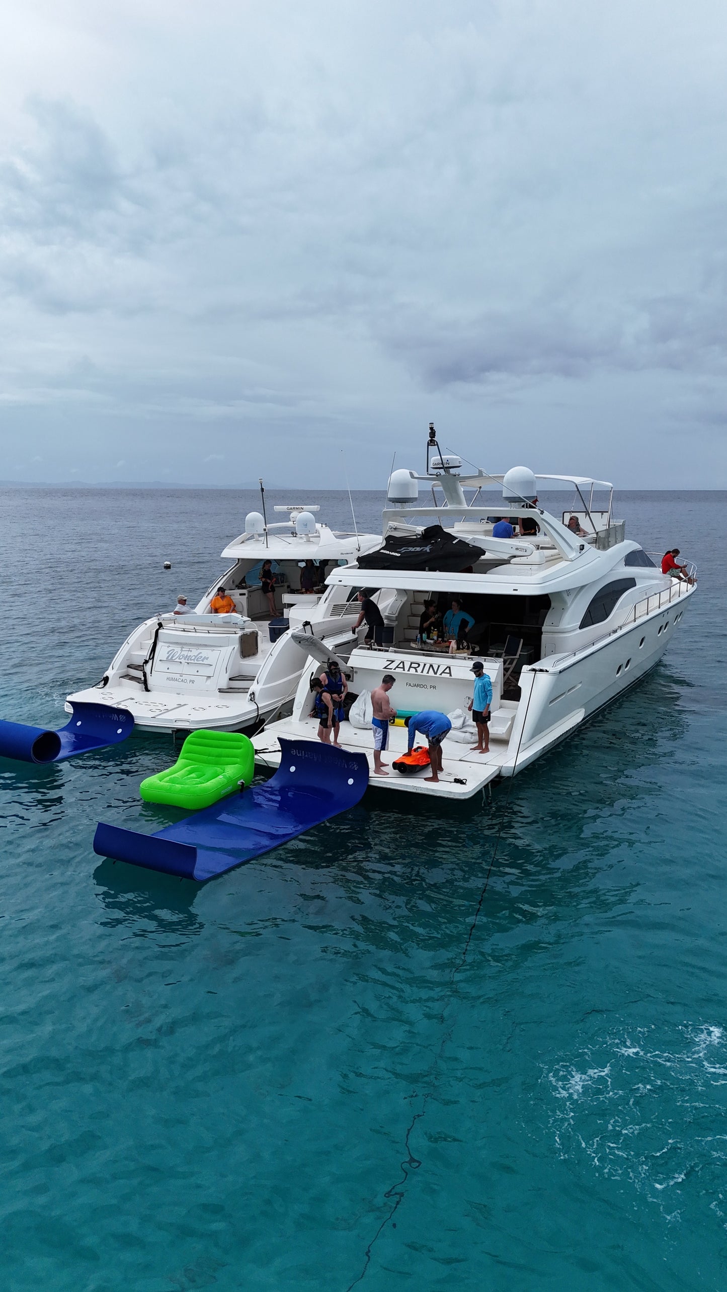 70' Ferretti (12 passengers max)
