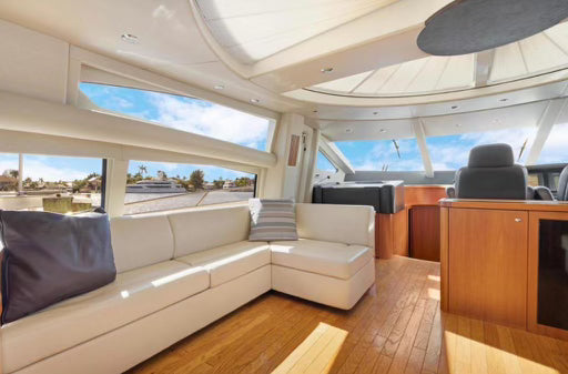 82' Sunseeker Yacht Charter (12 passengers max)