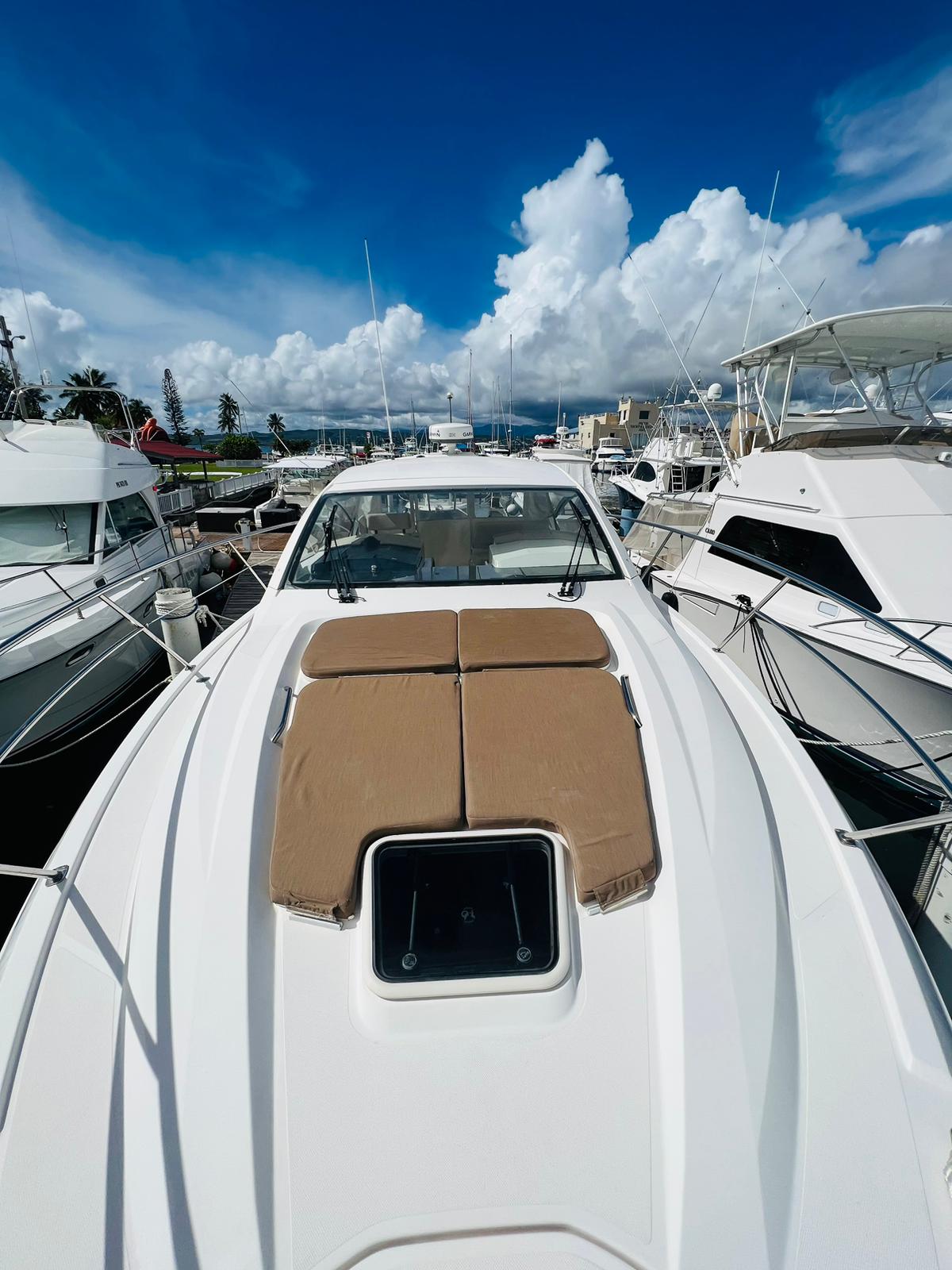 40' Pursuit ( 8 passengers max)