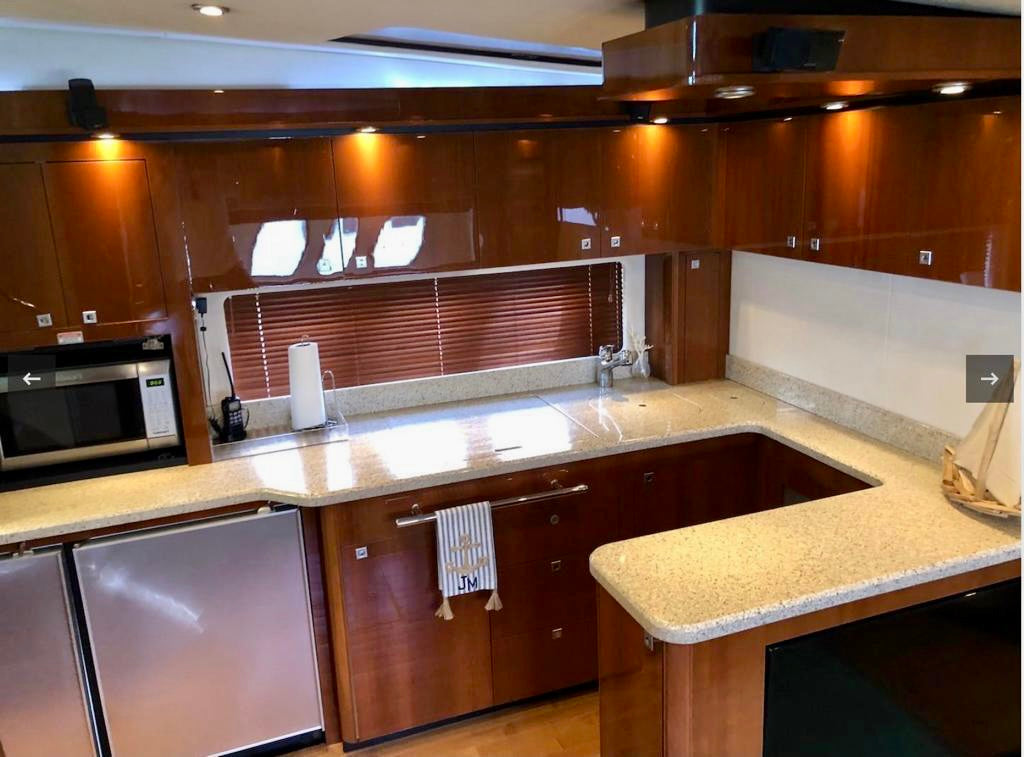 55' SeaRay (12 passengers max)
