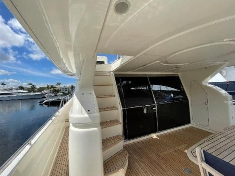 70' Ferretti (12 passengers max)