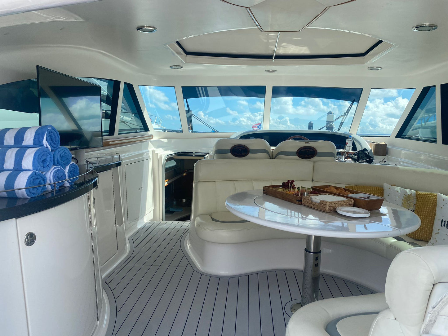 60' Neptunus (12 passengers max)