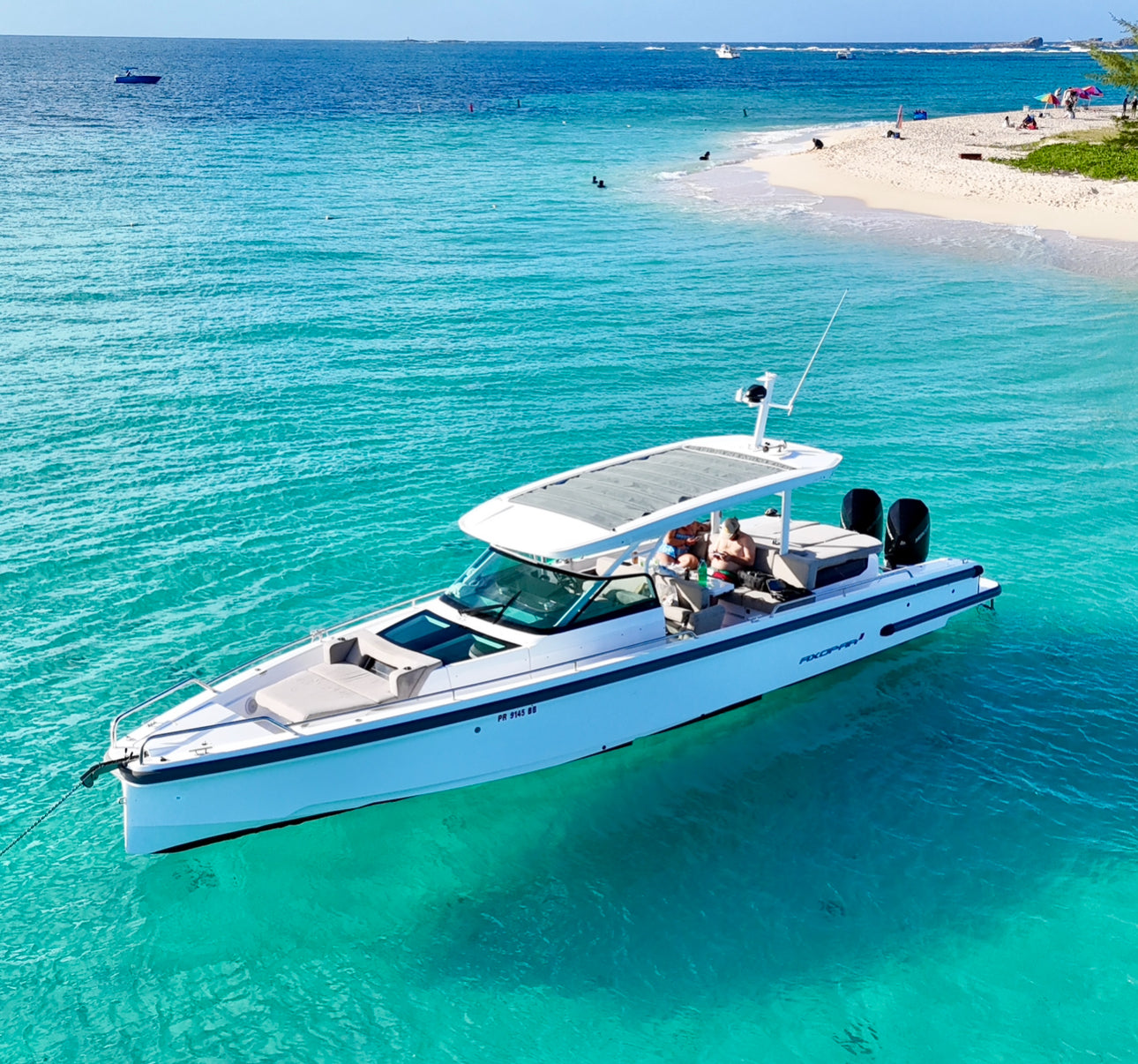 38' Axopar (12 passengers max)