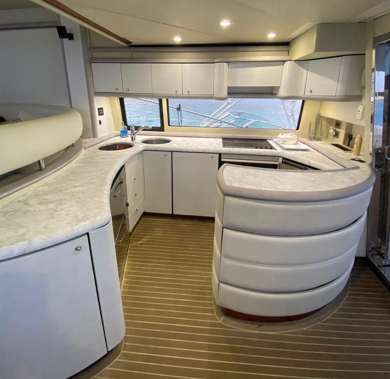 66' Sunseeker Yacht Charter