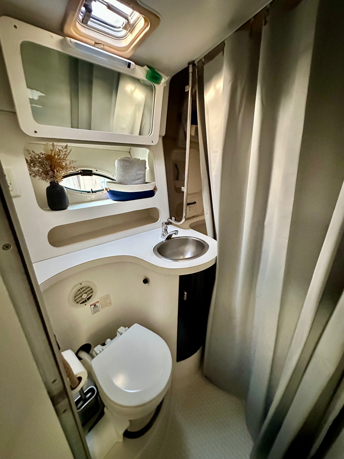 34' Islander (10 Passengers max)