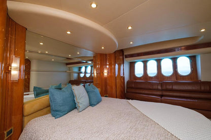 68' Azimut Yacht Charter